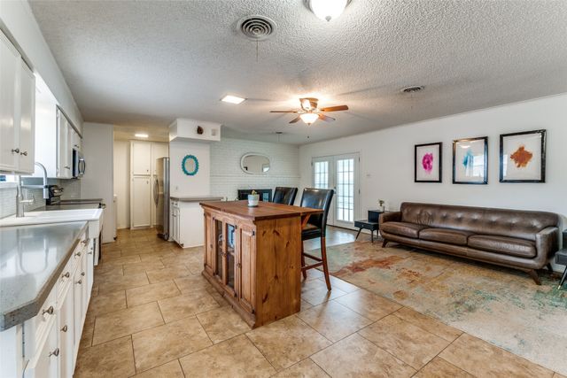 2380 Fenestra Drive, Dallas, TX 75228