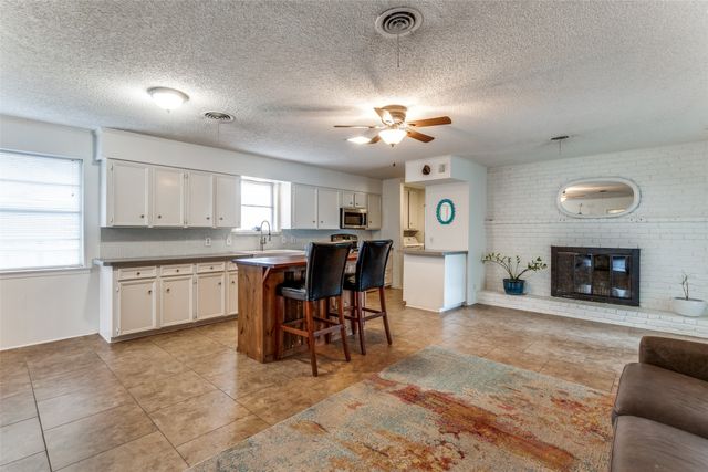 2380 Fenestra Drive, Dallas, TX 75228