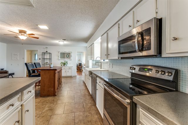 2380 Fenestra Drive, Dallas, TX 75228