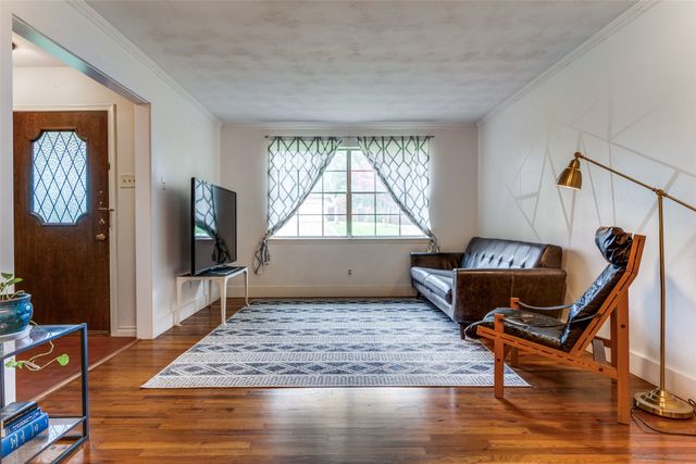 2380 Fenestra Drive, Dallas, TX 75228