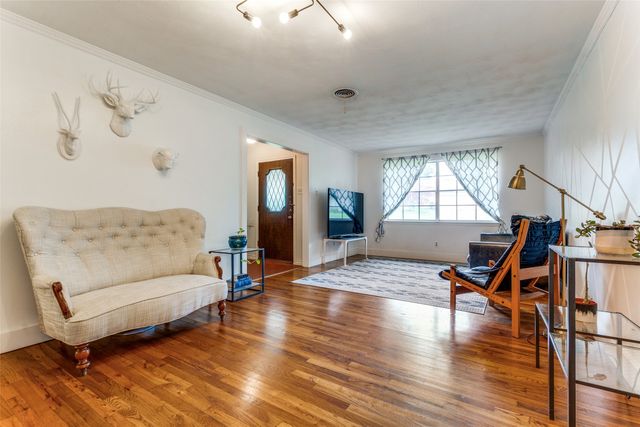 2380 Fenestra Drive, Dallas, TX 75228