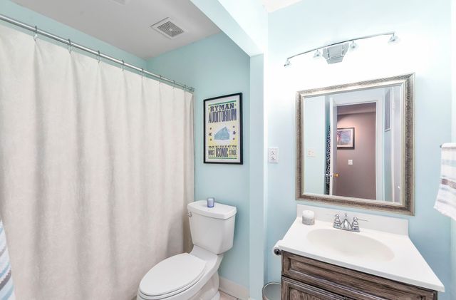 66 Northshore Dr, Jackson, TN 38305