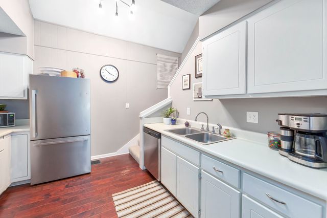 66 Northshore Dr, Jackson, TN 38305