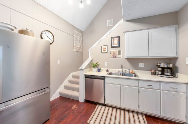 66 Northshore Dr, Jackson, TN 38305