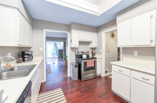 66 Northshore Dr, Jackson, TN 38305