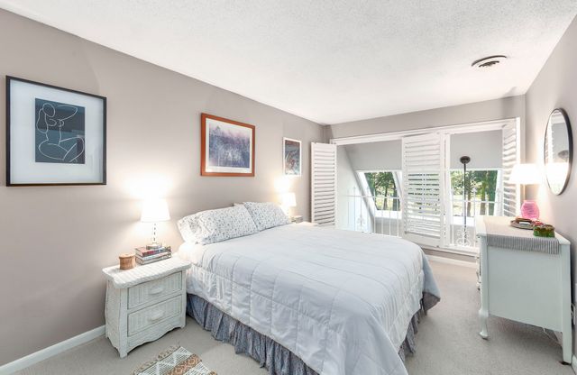 66 Northshore Dr, Jackson, TN 38305