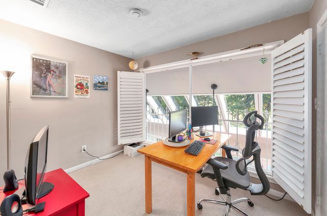 66 Northshore Dr, Jackson, TN 38305