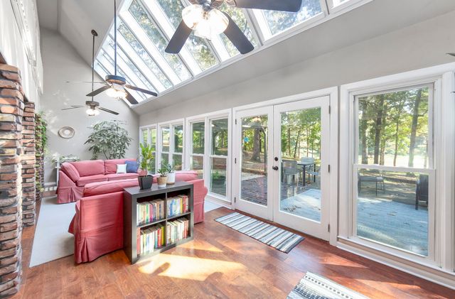 66 Northshore Dr, Jackson, TN 38305