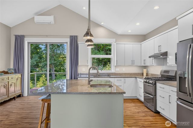 4402 E Avenue, Anacortes, WA 99221