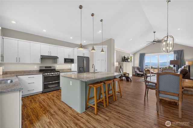 4402 E Avenue, Anacortes, WA 99221