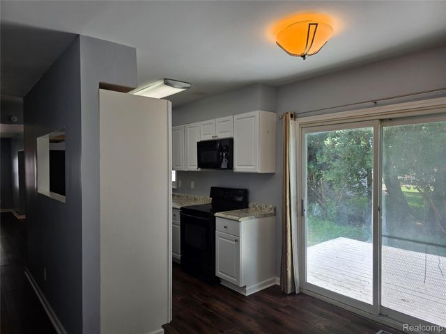 32251 Elmwood Street, Garden City, MI 48135