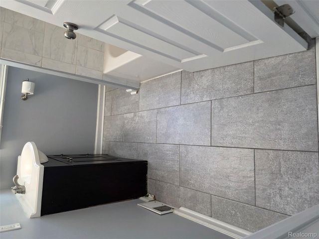 32251 Elmwood Street, Garden City, MI 48135