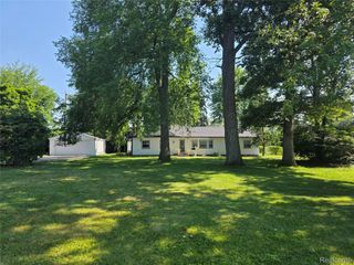 32251 Elmwood Street, Garden City, MI 48135