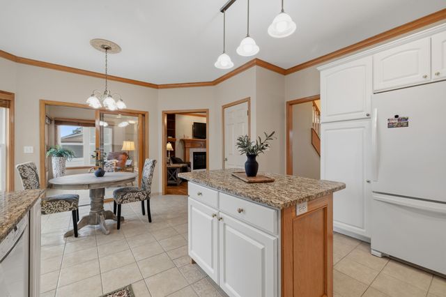 1214 Sandalwood Court SW, Altoona, IA 50009