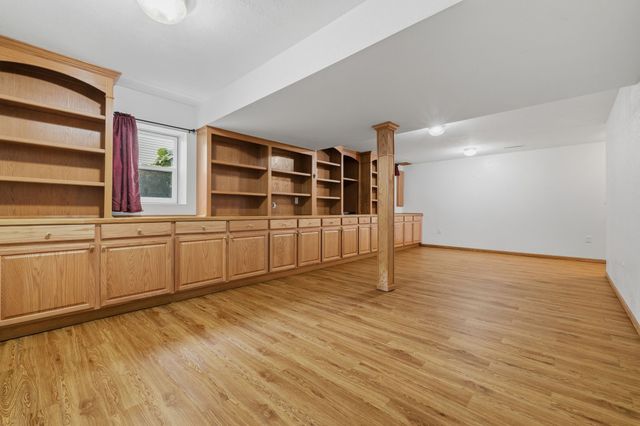 1214 Sandalwood Court SW, Altoona, IA 50009