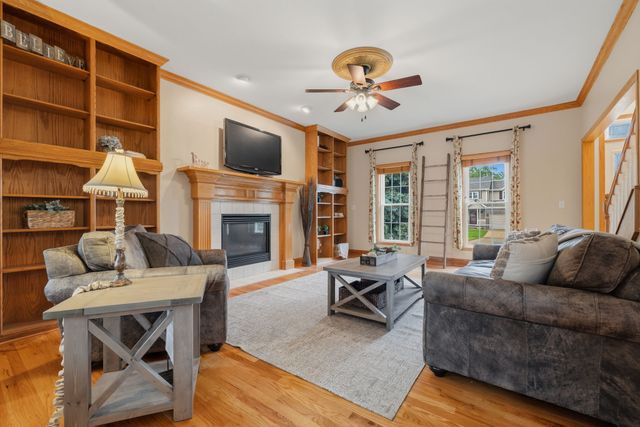 1214 Sandalwood Court SW, Altoona, IA 50009
