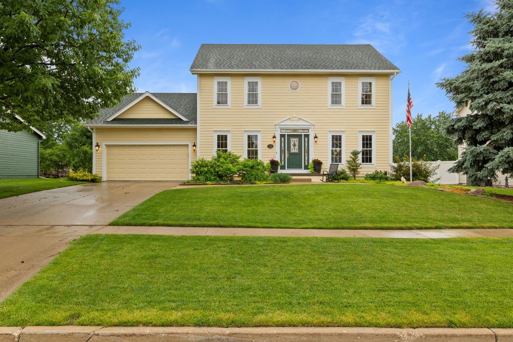 1214 Sandalwood Court SW, Altoona, IA 50009