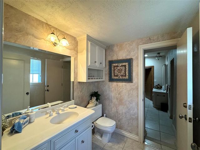 506 W Chickasha Avenue, Chickasha, OK 73018