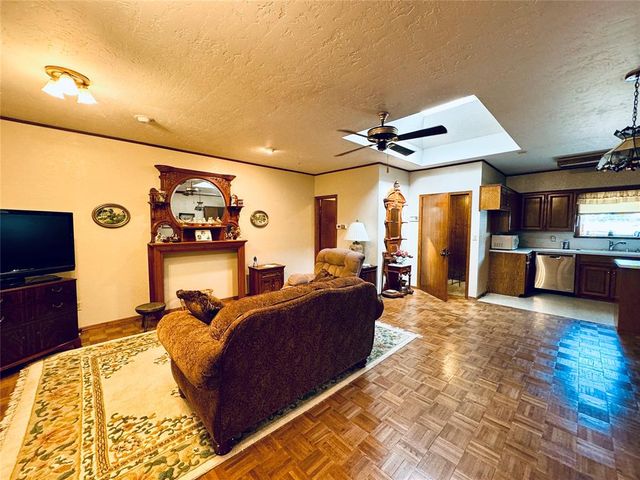 506 W Chickasha Avenue, Chickasha, OK 73018