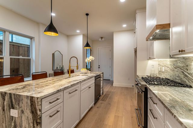 2001 Lucille Street, Dallas, TX 75204