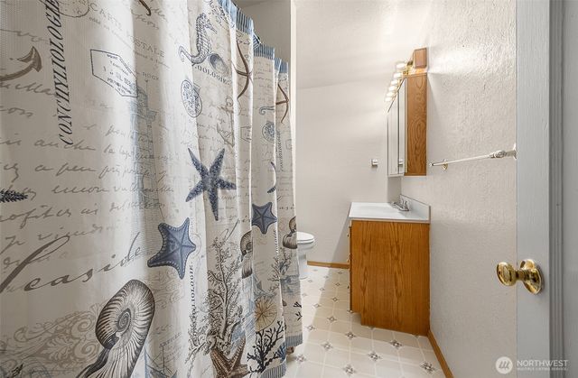 15557 Ashworth Avenue N, Shoreline, WA 98133