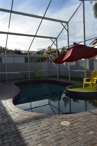 6810 NW 28th Place, Margate, FL 33063