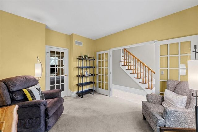 7729 ACUFF Lane, Lenexa, KS 66216