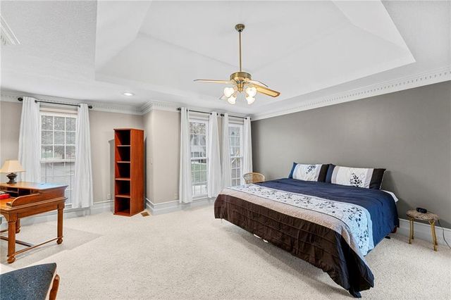 7729 ACUFF Lane, Lenexa, KS 66216