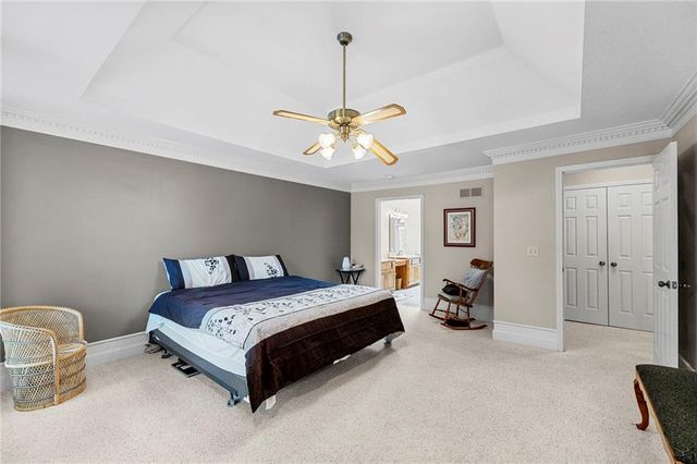 7729 ACUFF Lane, Lenexa, KS 66216