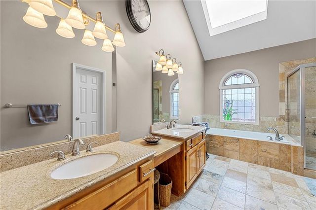 7729 ACUFF Lane, Lenexa, KS 66216