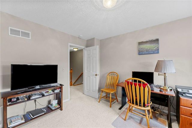 7729 ACUFF Lane, Lenexa, KS 66216