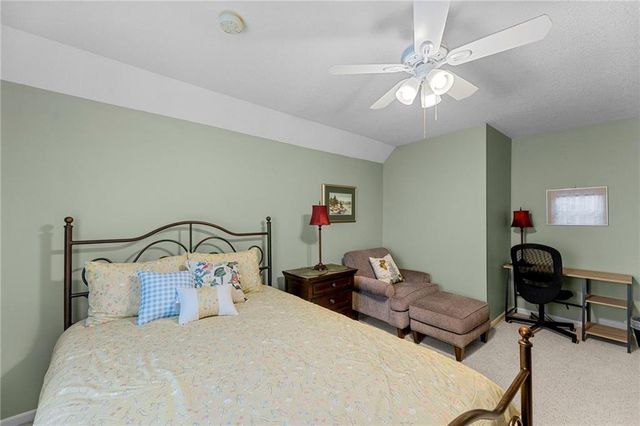 7729 ACUFF Lane, Lenexa, KS 66216