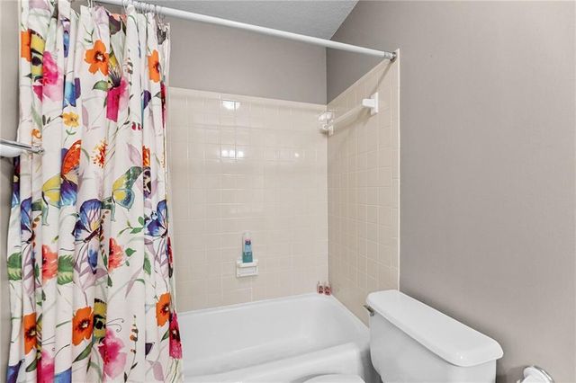 7729 ACUFF Lane, Lenexa, KS 66216