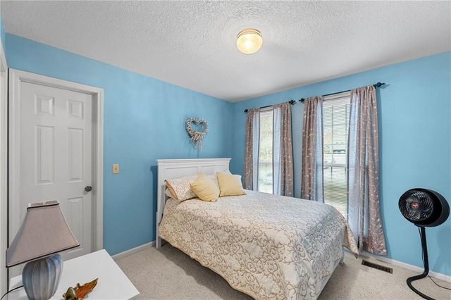 7729 ACUFF Lane, Lenexa, KS 66216