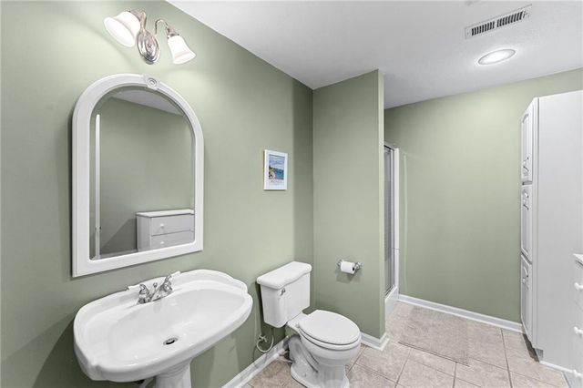 7729 ACUFF Lane, Lenexa, KS 66216