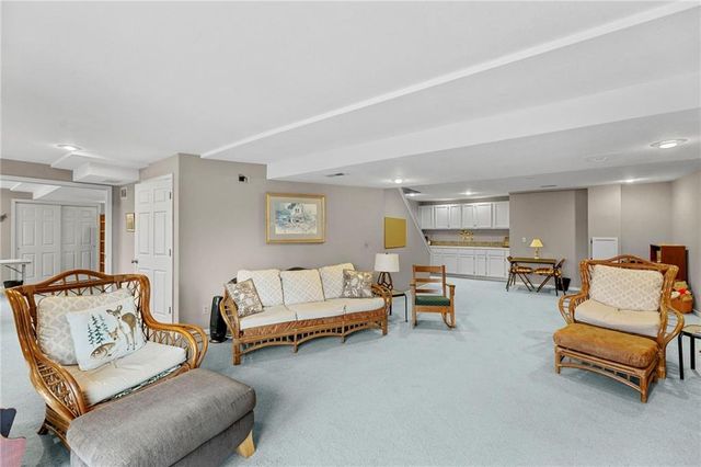 7729 ACUFF Lane, Lenexa, KS 66216