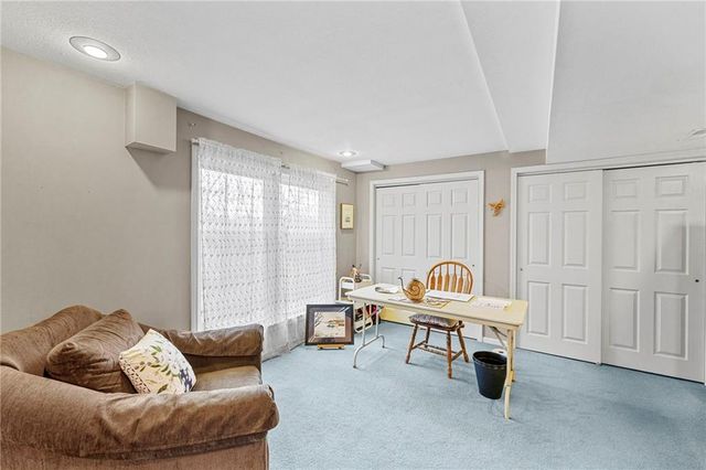 7729 ACUFF Lane, Lenexa, KS 66216