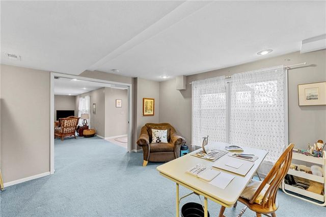 7729 ACUFF Lane, Lenexa, KS 66216