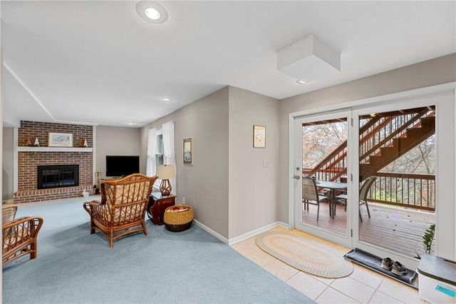 7729 ACUFF Lane, Lenexa, KS 66216