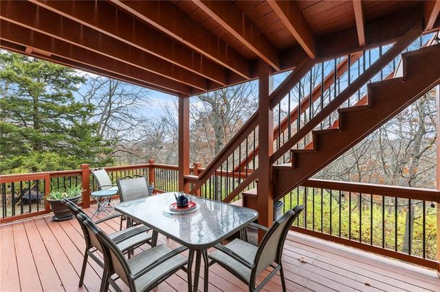 7729 ACUFF Lane, Lenexa, KS 66216