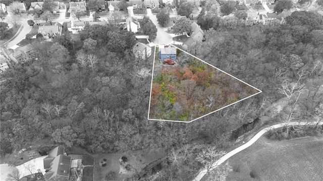 7729 ACUFF Lane, Lenexa, KS 66216