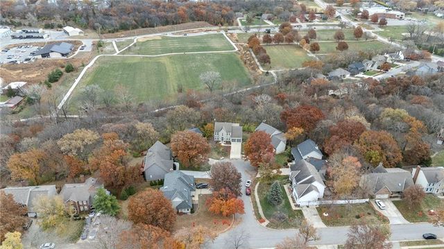 7729 ACUFF Lane, Lenexa, KS 66216