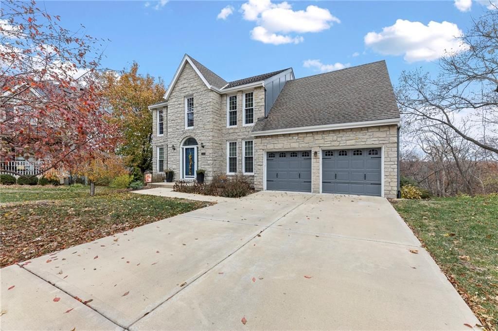 7729 ACUFF Lane, Lenexa, KS 66216