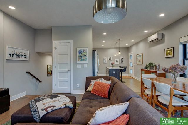 3111 Mayberry Plaza, Omaha, NE 68105