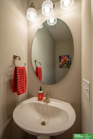 3111 Mayberry Plaza, Omaha, NE 68105