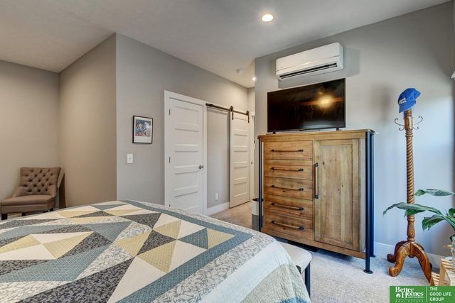 3111 Mayberry Plaza, Omaha, NE 68105