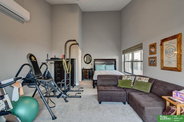 3111 Mayberry Plaza, Omaha, NE 68105