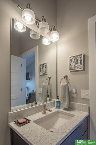 3111 Mayberry Plaza, Omaha, NE 68105