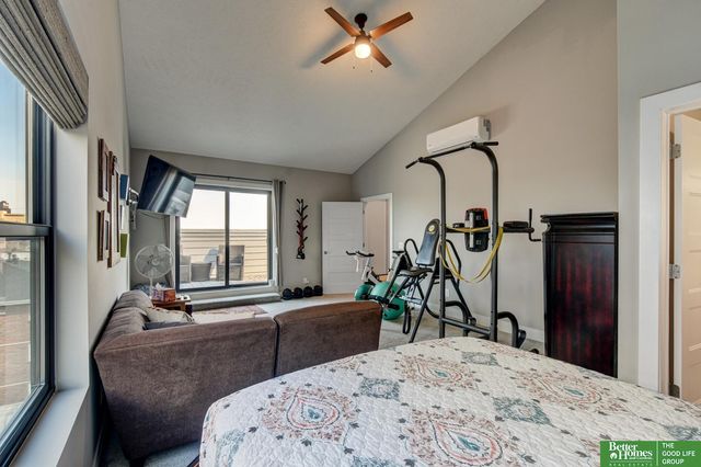 3111 Mayberry Plaza, Omaha, NE 68105