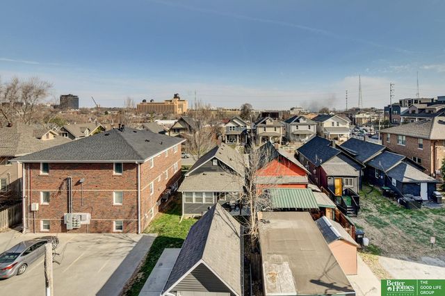 3111 Mayberry Plaza, Omaha, NE 68105